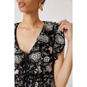 Stunning Anthropologie Ruffled Embroidered Button Up Sleeveless Crop Top Black M